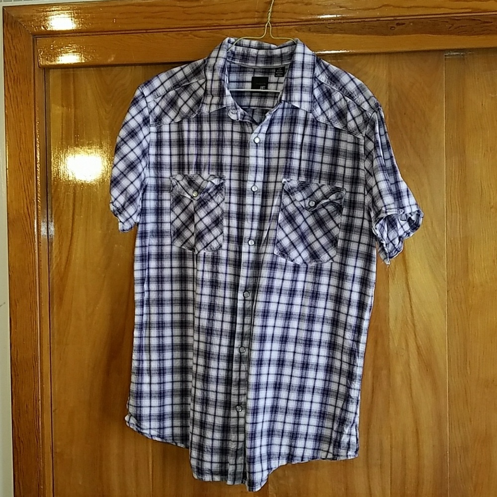 Men's short sleeved snap up shirt